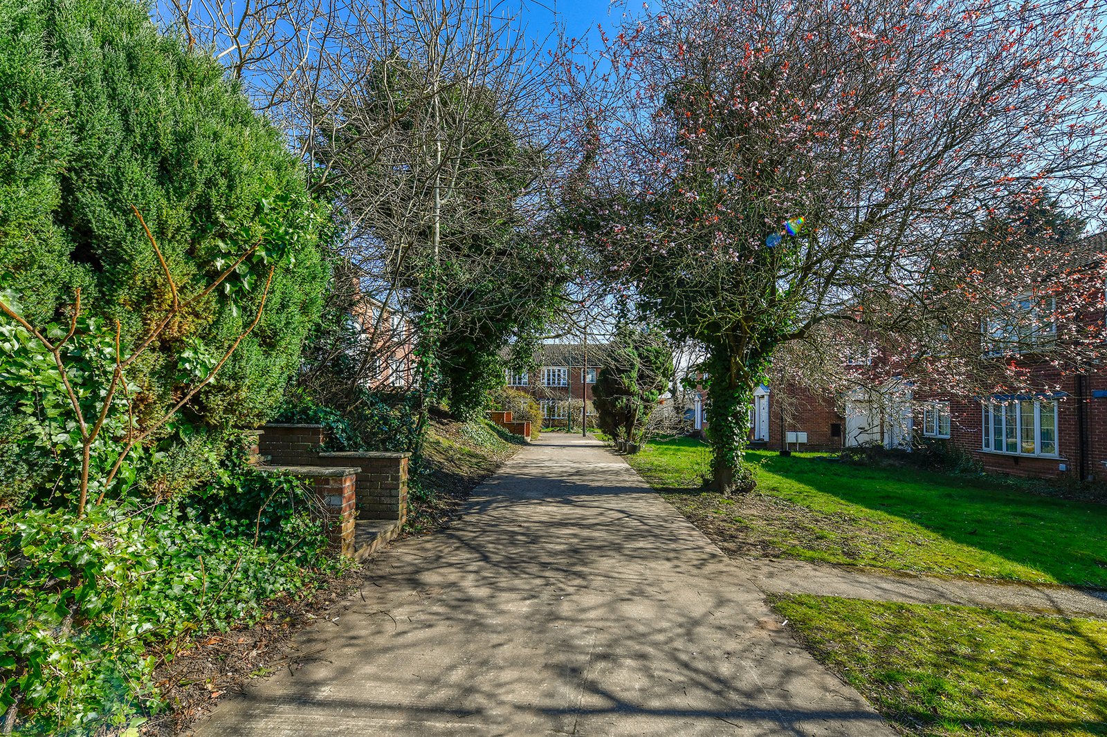 Nottingham Holiday Rentals Midlands – Thoresby Court Apartments Modern-Nottingham-Holiday-Rentals-near-the-city-centre,-train-station-and-university!-Book-furnished-short-let-apartments-for-corporate-stays