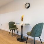 Book cheap serviced apartments in Leeds near Leeds University and City Centre. Our short let accommodation comes fully furnished incl all bills
