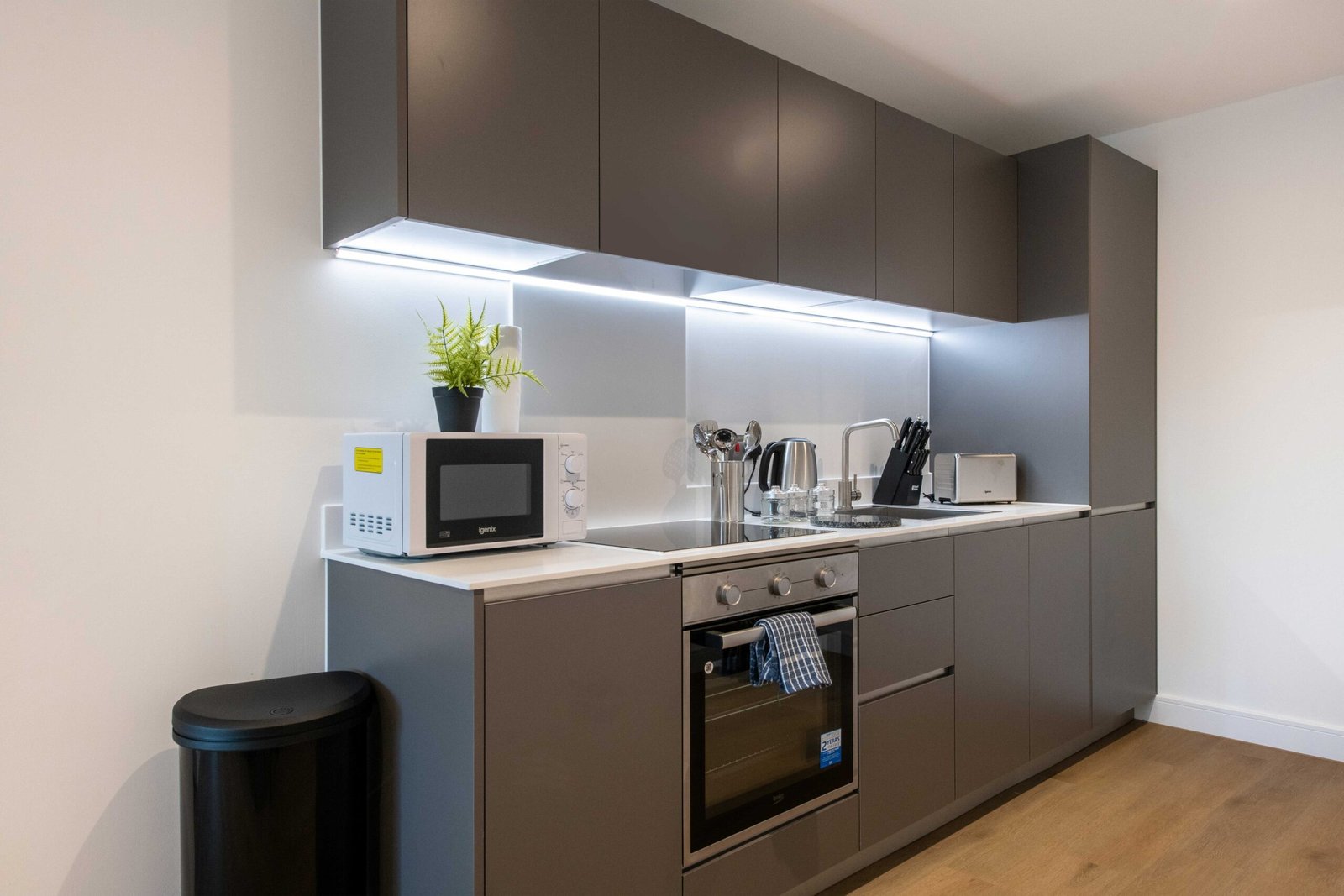 Serviced Apartments in Leeds For Long & Short Stays | Urban Stay Book-cheap-serviced-apartments-in-Leeds-near-Leeds-University-and-City-Centre.-Our-short-let-accommodation-comes-fully-furnished-incl-all-bills