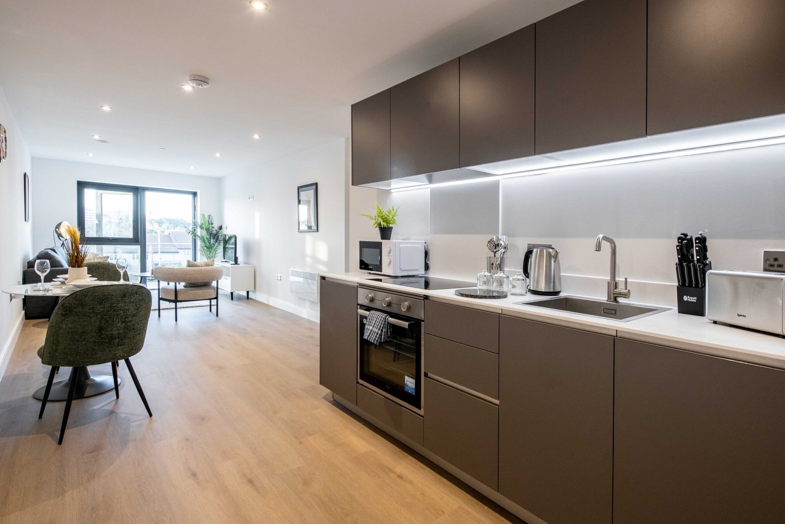 Serviced Apartments in Leeds For Long & Short Stays | Urban Stay Book-cheap-serviced-apartments-in-Leeds-near-Leeds-University-and-City-Centre.-Our-short-let-accommodation-comes-fully-furnished-incl-all-bills