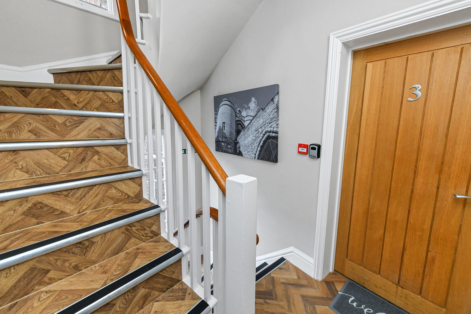 Holiday Rentals Nottingham Centre – Market Street Apartments Our-Holiday-Rentals-in-Nottingham-Centre-offer-fully-furnished-short-let-apartments-for-corporate-relocation,-contractor-and-insurance-stays.