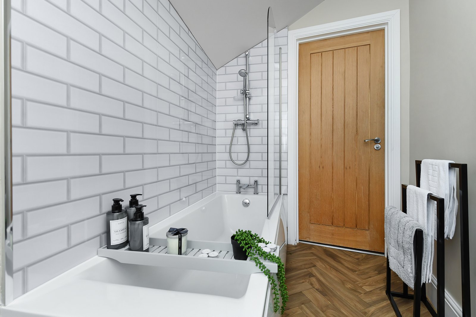 Holiday Rentals Nottingham Centre – Market Street Apartments Our-Holiday-Rentals-in-Nottingham-Centre-offer-fully-furnished-short-let-apartments-for-corporate-relocation,-contractor-and-insurance-stays.