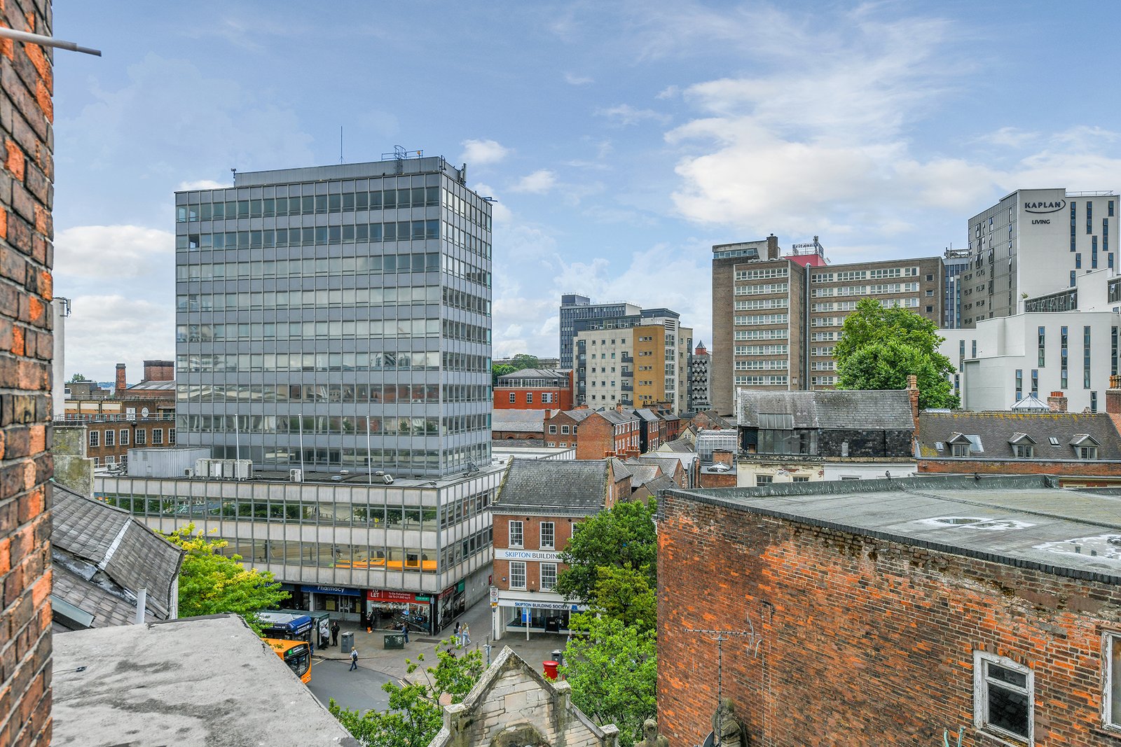 Holiday Rentals Nottingham Centre – Market Street Apartments Our-Holiday-Rentals-in-Nottingham-Centre-offer-fully-furnished-short-let-apartments-for-corporate-relocation,-contractor-and-insurance-stays.