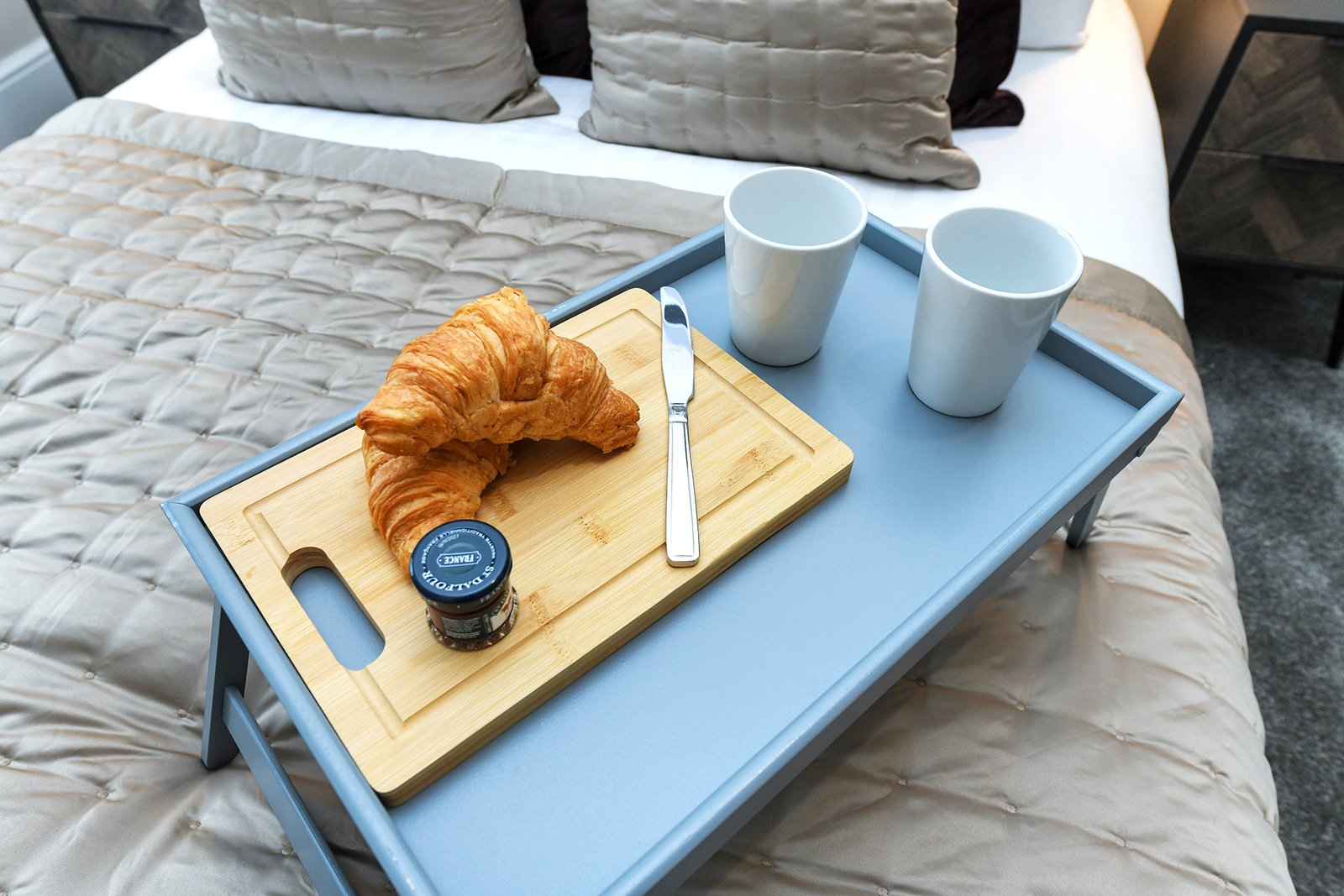 Holiday Rentals Nottingham Centre – Market Street Apartments Our-Holiday-Rentals-in-Nottingham-Centre-offer-fully-furnished-short-let-apartments-for-corporate-relocation,-contractor-and-insurance-stays.