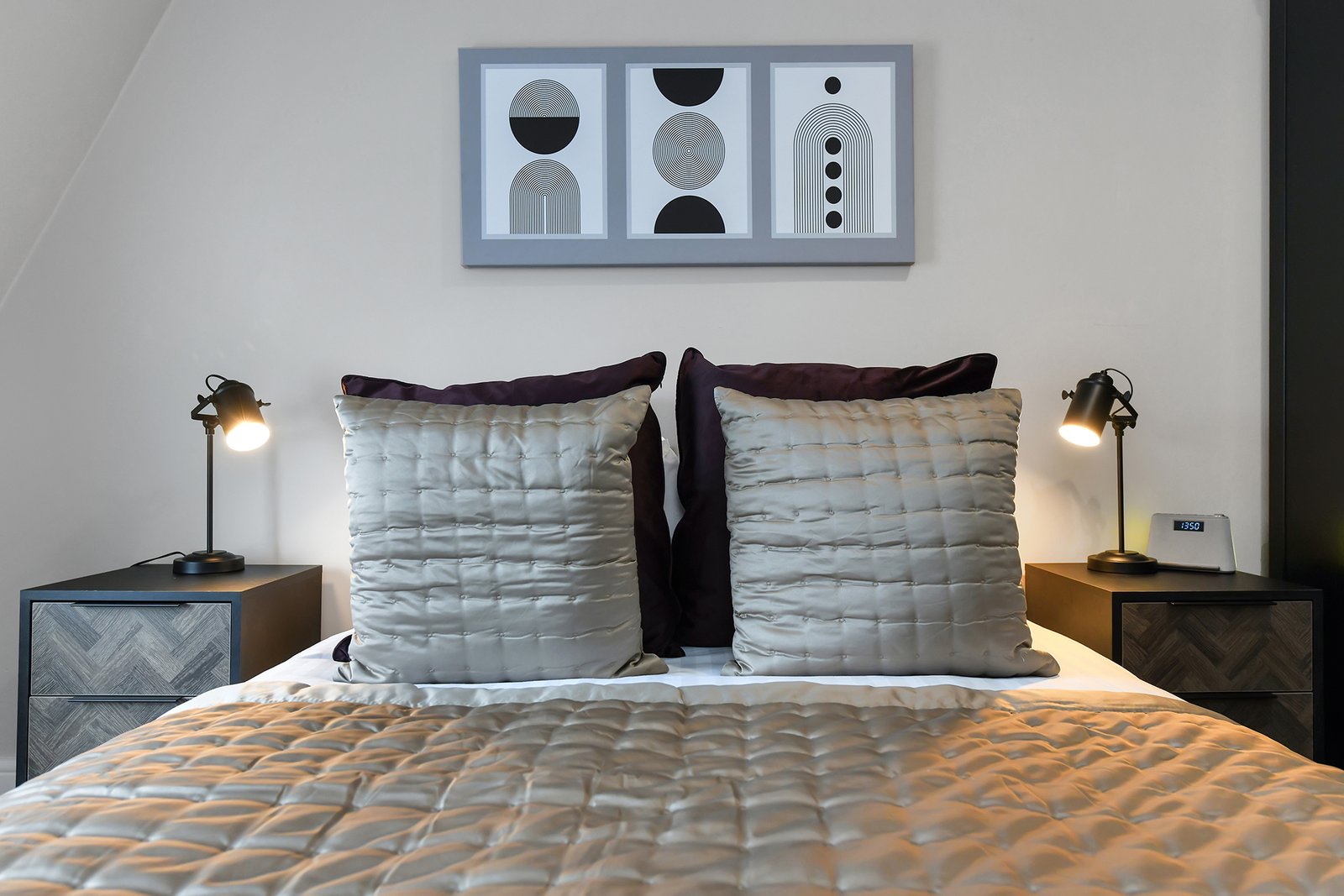 Holiday Rentals Nottingham Centre – Market Street Apartments Our-Holiday-Rentals-in-Nottingham-Centre-offer-fully-furnished-short-let-apartments-for-corporate-relocation,-contractor-and-insurance-stays.