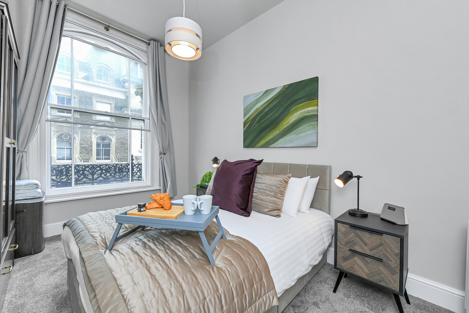 Holiday Rentals Nottingham Centre – Market Street Apartments Our-Holiday-Rentals-in-Nottingham-Centre-offer-fully-furnished-short-let-apartments-for-corporate-relocation,-contractor-and-insurance-stays.