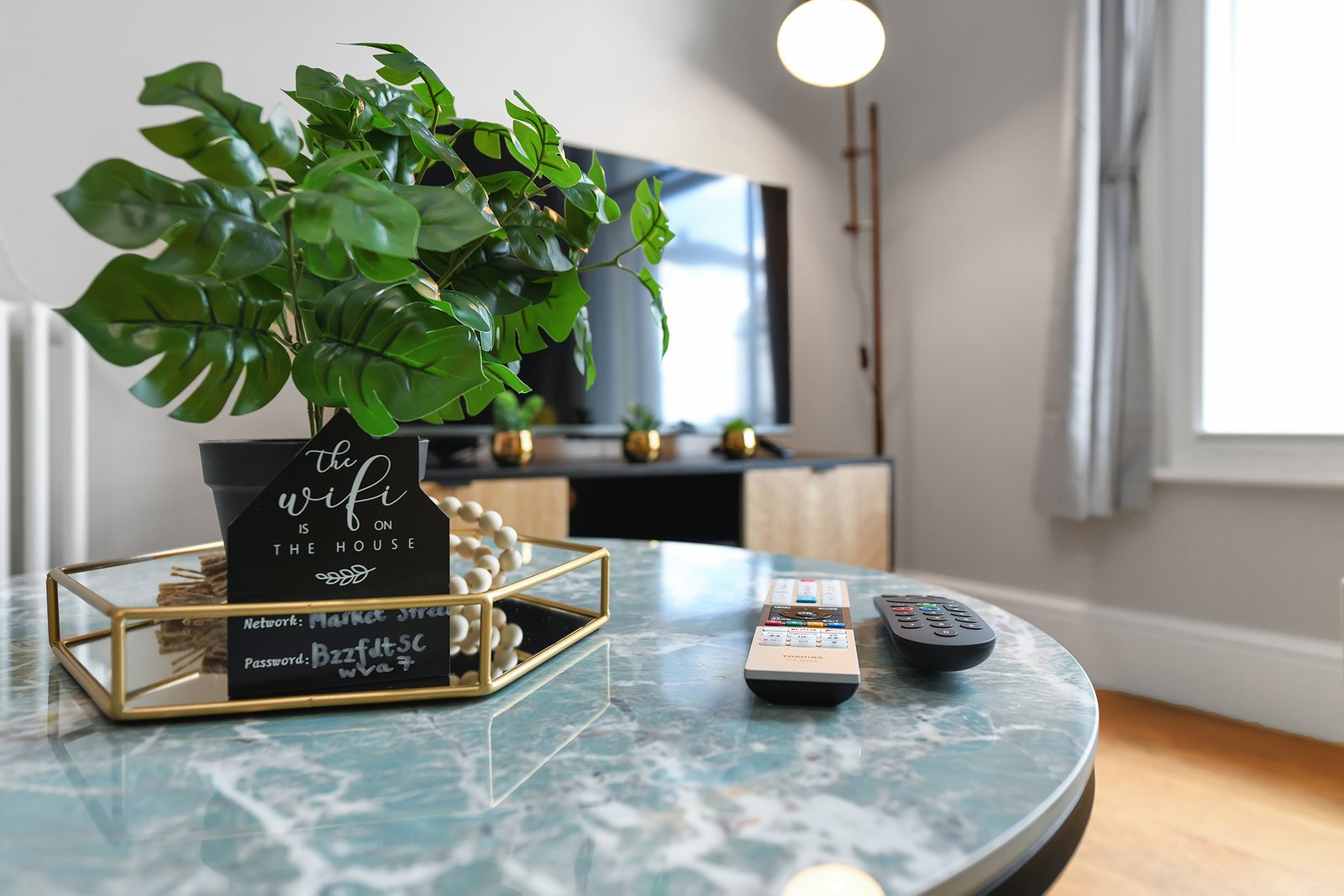 Holiday Rentals Nottingham Centre – Market Street Apartments Our-Holiday-Rentals-in-Nottingham-Centre-offer-fully-furnished-short-let-apartments-for-corporate-relocation,-contractor-and-insurance-stays.