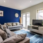 Book spacious Nottingham Group Accommodation with parking for contractors, students, families and corporate travellers relocating