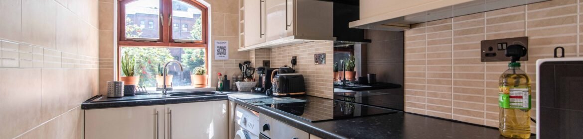 Call Lane Serviced Apartments offers cheap Group Accommodation in Leeds City Centre. Book our furnished 2-bed flat for 1 week,1 month or more