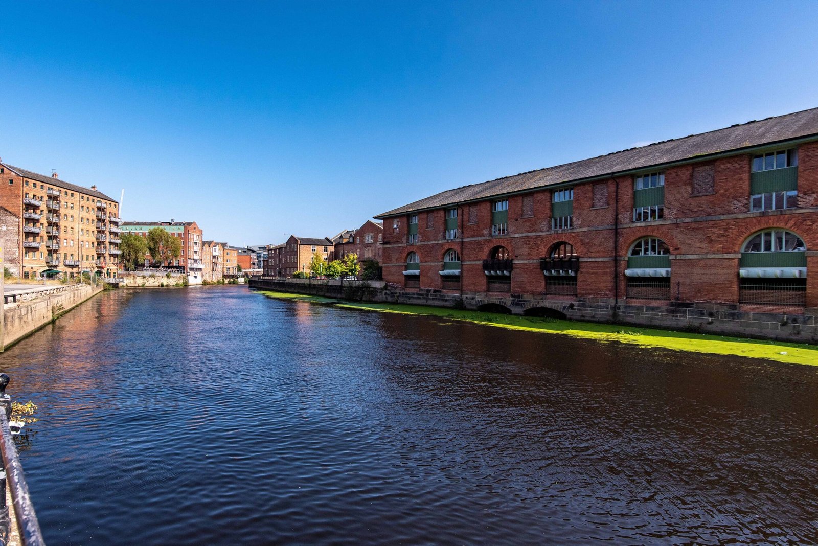 Group Accommodation Leeds UK – Call Lane Serviced Apartments Call-Lane-Serviced-Apartments-offers-cheap-Group-Accommodation-in-Leeds-City-Centre.-Book-our-furnished-2-bed-flat-for-1-week,1-month-or-more