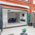 Book Short Term Rentals Birmingham for Corporate Relocation and Holiday Lets. Our 3-bed serviced apartment is fully furnished with all bills incl