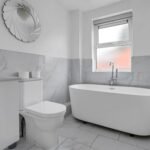 Book Short Term Rentals Birmingham for Corporate Relocation and Holiday Lets. Our 3-bed serviced apartment is fully furnished with all bills incl