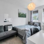Book Short Term Rentals Birmingham for Corporate Relocation and Holiday Lets. Our 3-bed serviced apartment is fully furnished with all bills incl