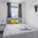 Book Short Term Rentals Birmingham for Corporate Relocation and Holiday Lets. Our 3-bed serviced apartment is fully furnished with all bills incl