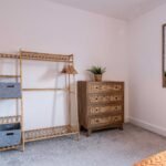 Book the best Newark on Trent Holiday Accommodation with parking! Our 3-bed apartment is near Nottingham, Sherwood Forest, and Newark Castle.
