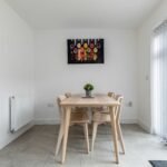 Book the best Newark on Trent Holiday Accommodation with parking! Our 3-bed apartment is near Nottingham, Sherwood Forest, and Newark Castle.