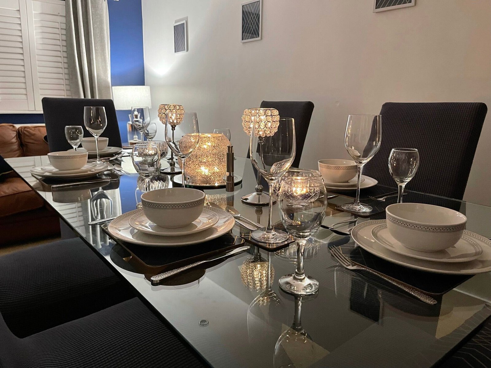 Accommodation Gloucestershire – Serviced 4-Bed Holiday Cottage Book-modern-Serviced-Accommodation-in-Gloucestershire-for-Corporate-Lets-and-Holiday-Getaways.-We-furnished-flats-with-free-parking