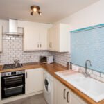 Book Serviced Apartments in Nottingham for contractors and business stays. Our 5-bed short let accommodation is suitable for groups of 10 guests