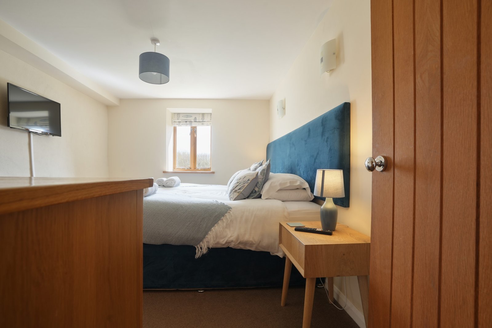 Holiday Cottages Devon – Ettiford Farm Accommodation Ilfracombe Book-stylish-Barn-Conversions-in-Devon!-Ettiford-Holiday-Cottages-in-Ilfracombe-are-near-North-Devon-National-Landscape-and-Exmoor-National-Park.