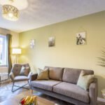 Book your cheap hotel alternative with our Short Term Rentals Nottingham. Our furnished 2-bed serviced apartments has free parking and Wifi