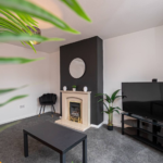 Book our 4-bed Contractor Accommodation Nottinghamshire today! This cheap self-catering apartment in Lincoln is ideal for groups & families.