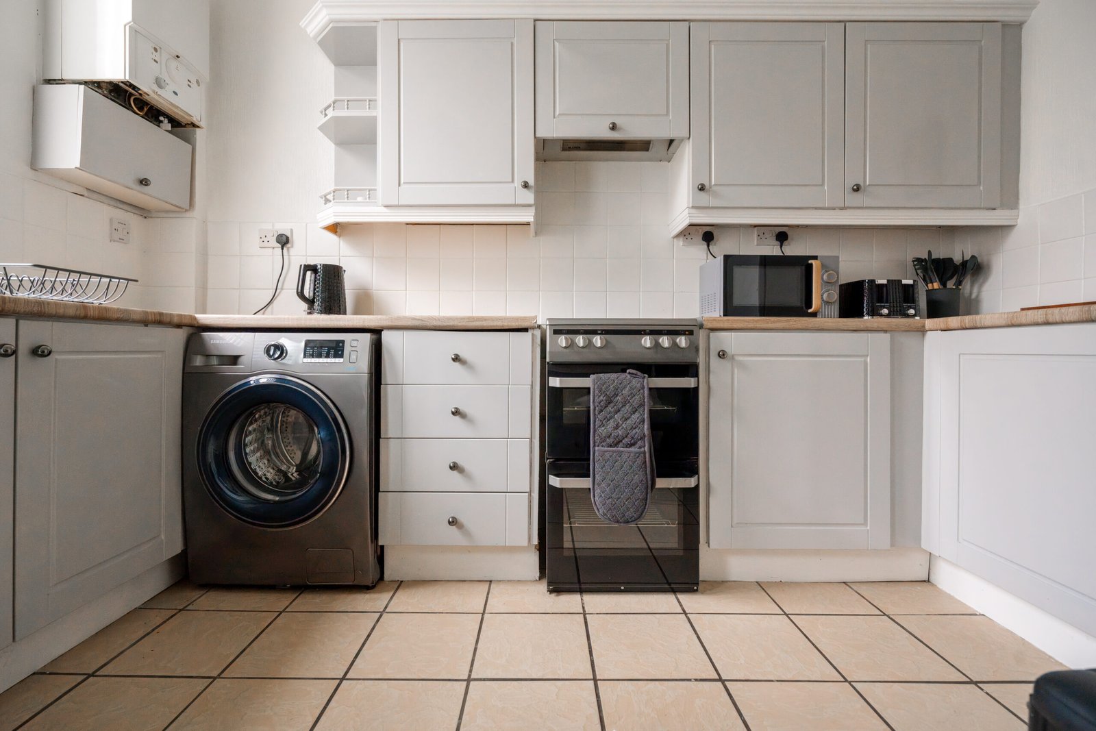 Accommodation Ashton Under Lyne – East Manchester Short Lets Book-our-Greater-Manchester-Corporate-Lets-today!-Our-fully-furnished-serviced-Accommodation-Ashton-Under-Lyne-is-cheaper-than-hotels.