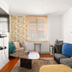 Book coBrighton City Centre Accommodation. Furnished 2-bed flat near seafront, shops, Brighton Station, direct trains to London & Gatwick