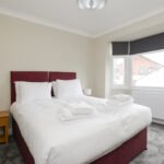 Book furnished Beeston Accommodation close to Nottingham City Centre, Midlands Airport, and Nottingham University. Cheap corporate rates!