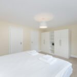 Book cheap group Accommodation in Bingham Nottingham. Our 4 bedroom serviced apartment is near Nottingham Centre and East Midlands Airport.