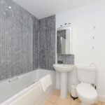 Book cheap group Accommodation in Bingham Nottingham. Our 4 bedroom serviced apartment is near Nottingham Centre and East Midlands Airport.