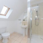 Book cheap group Accommodation in Bingham Nottingham. Our 4 bedroom serviced apartment is near Nottingham Centre and East Midlands Airport.