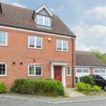 Book cheap group Accommodation in Bingham Nottingham. Our 4 bedroom serviced apartment is near Nottingham Centre and East Midlands Airport.