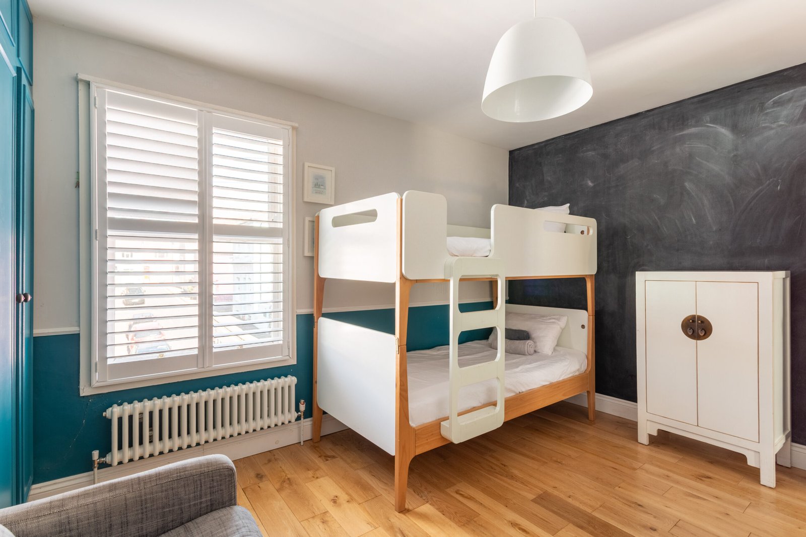 Corporate Accommodation Brighton Near Beach & City Centre Stay-in-modern-corporate-accommodation-in-Brighton.-Stylish-serviced-apartments-near-Brighton-Pier,-beach,-train-station,-and-business-hubs