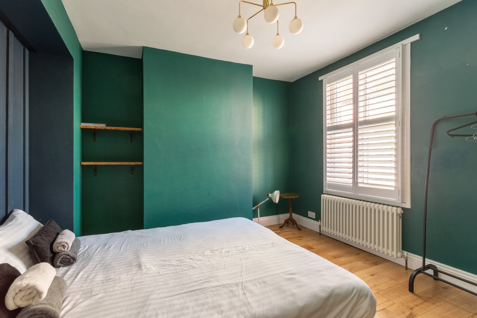 Corporate Accommodation Brighton Near Beach & City Centre Stay-in-modern-corporate-accommodation-in-Brighton.-Stylish-serviced-apartments-near-Brighton-Pier,-beach,-train-station,-and-business-hubs