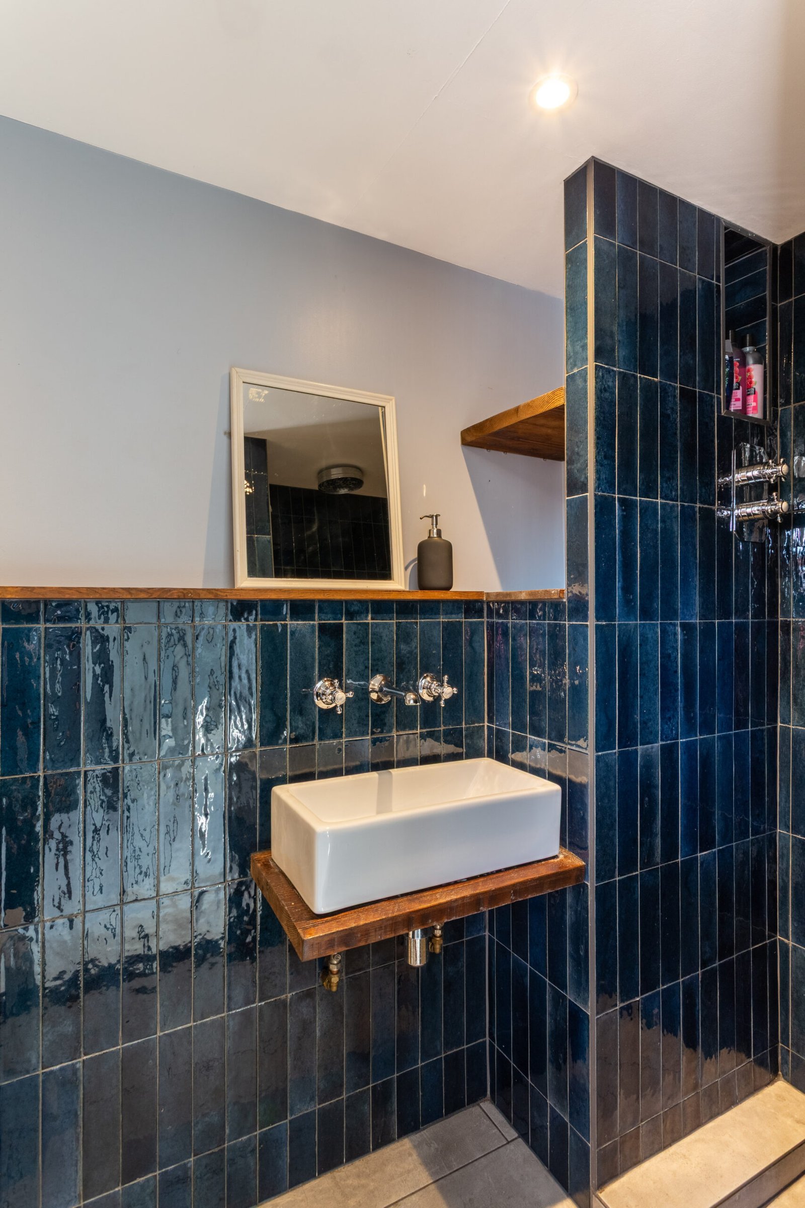 Corporate Accommodation Brighton Near Beach & City Centre Stay-in-modern-corporate-accommodation-in-Brighton.-Stylish-serviced-apartments-near-Brighton-Pier,-beach,-train-station,-and-business-hubs