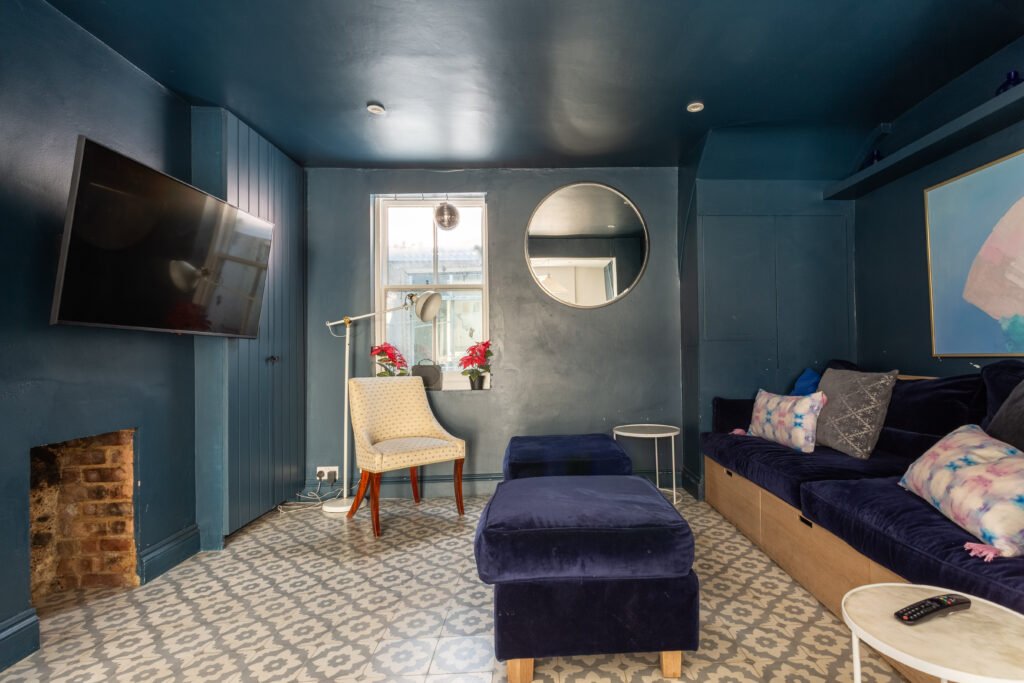 Hendon Street Apartment