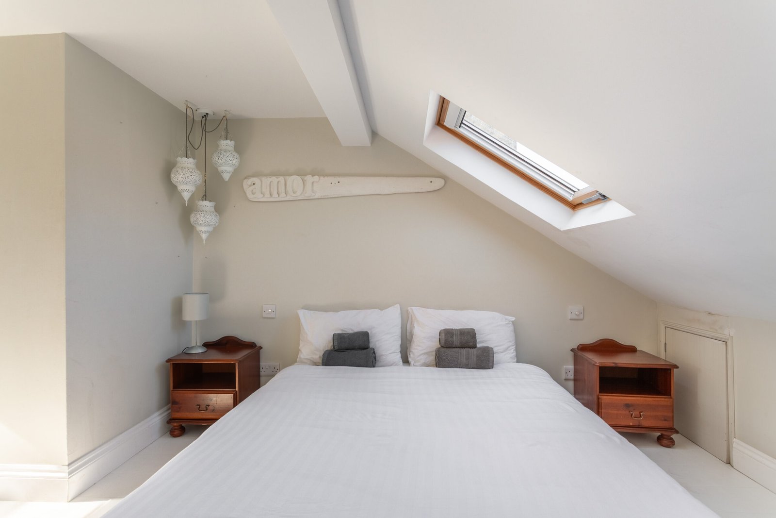 Corporate Accommodation Brighton Near Beach & City Centre Stay-in-modern-corporate-accommodation-in-Brighton.-Stylish-serviced-apartments-near-Brighton-Pier,-beach,-train-station,-and-business-hubs