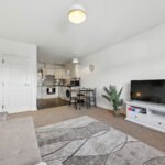 3-Bed Serviced Apartments in Leeds with parking, and fast transport links to Leeds city centre, business hubs, and major attractions.