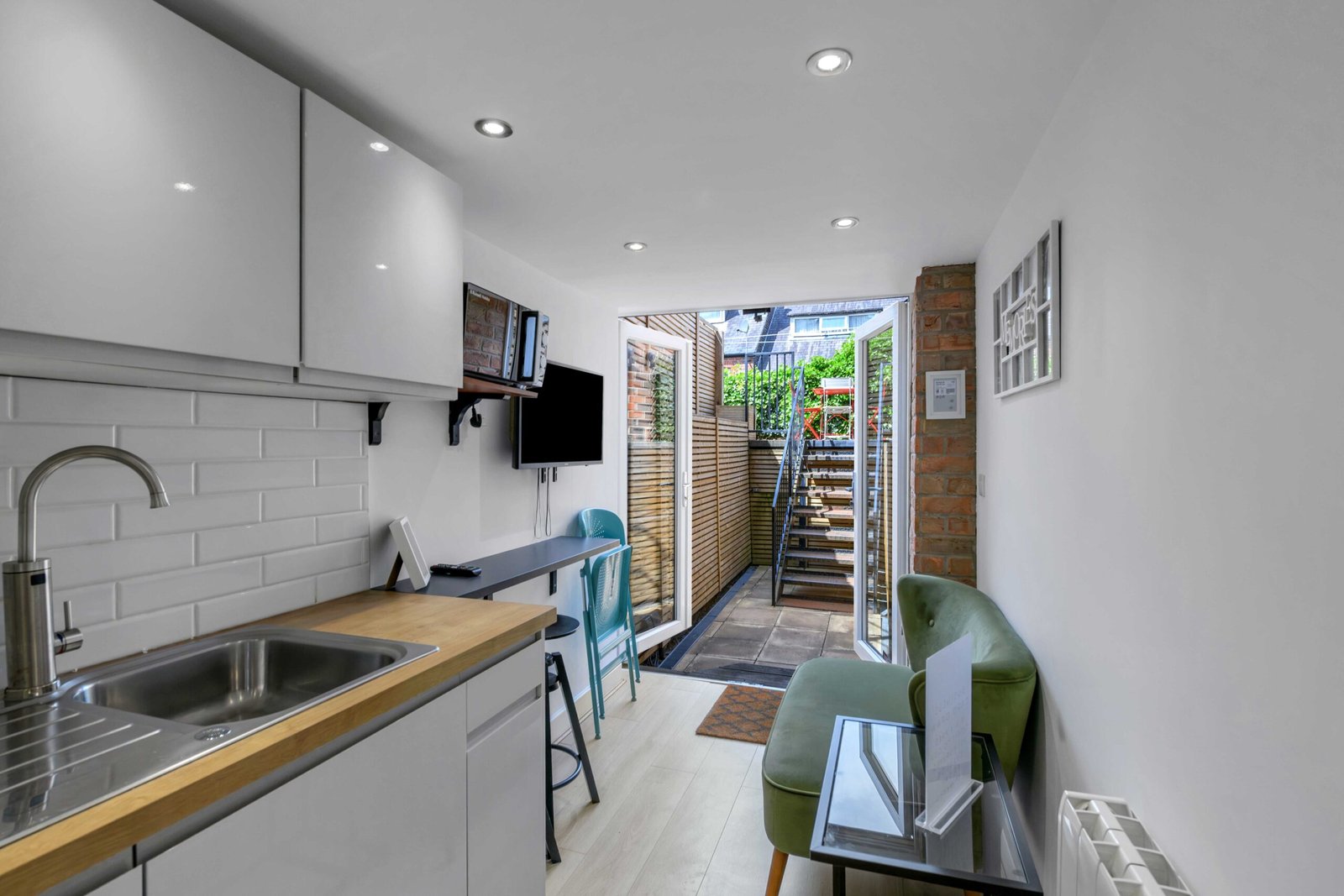 Corporate Accommodation in Sheffield near Manchester Airport Book-cheap-corporate-accommodation-in-Sheffield-now!-Our-furnished-short-let-apartments-are-near-Sheffield-City-Centre-and-Manchester-Airport