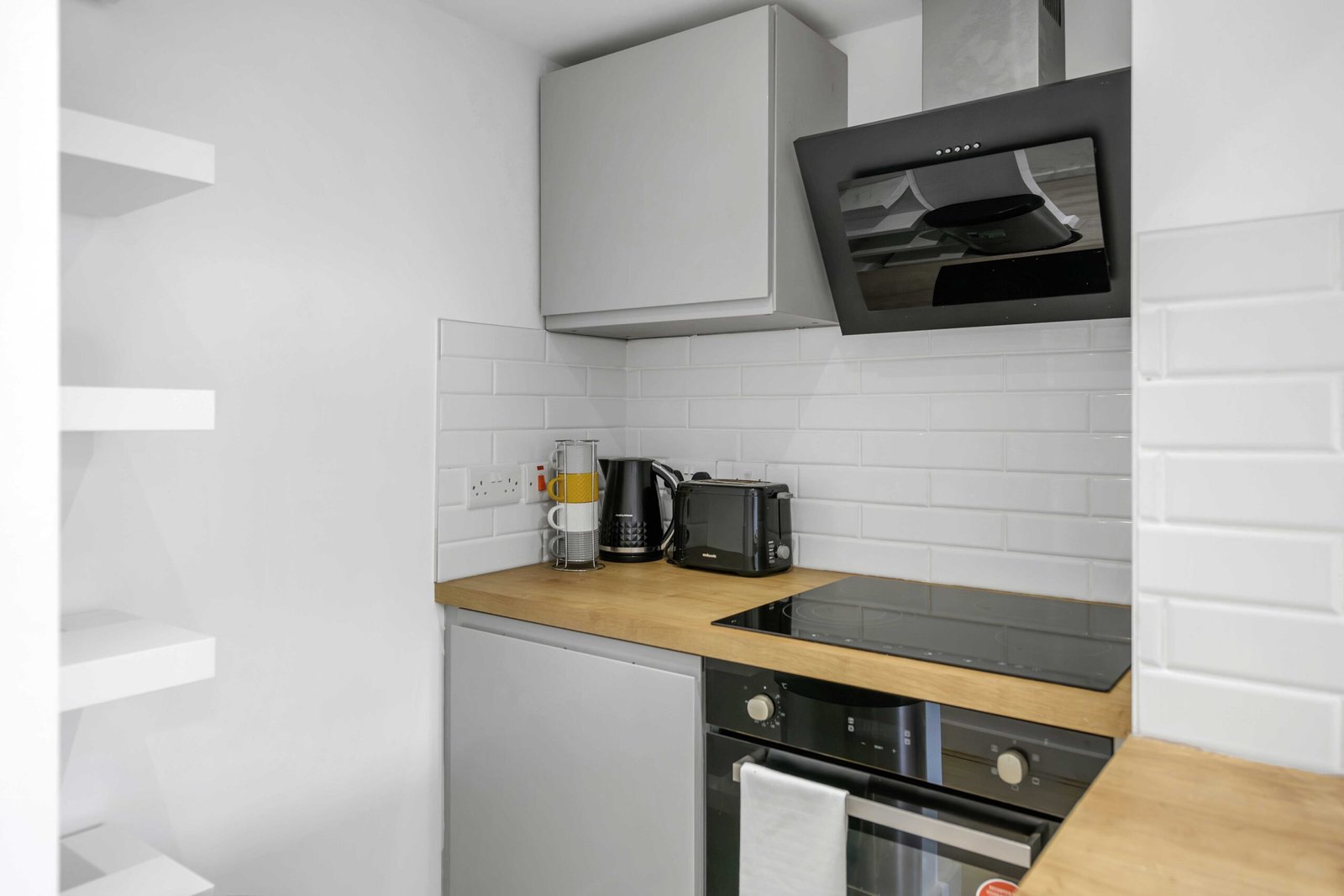 Corporate Accommodation in Sheffield near Manchester Airport Book-cheap-corporate-accommodation-in-Sheffield-now!-Our-furnished-short-let-apartments-are-near-Sheffield-City-Centre-and-Manchester-Airport