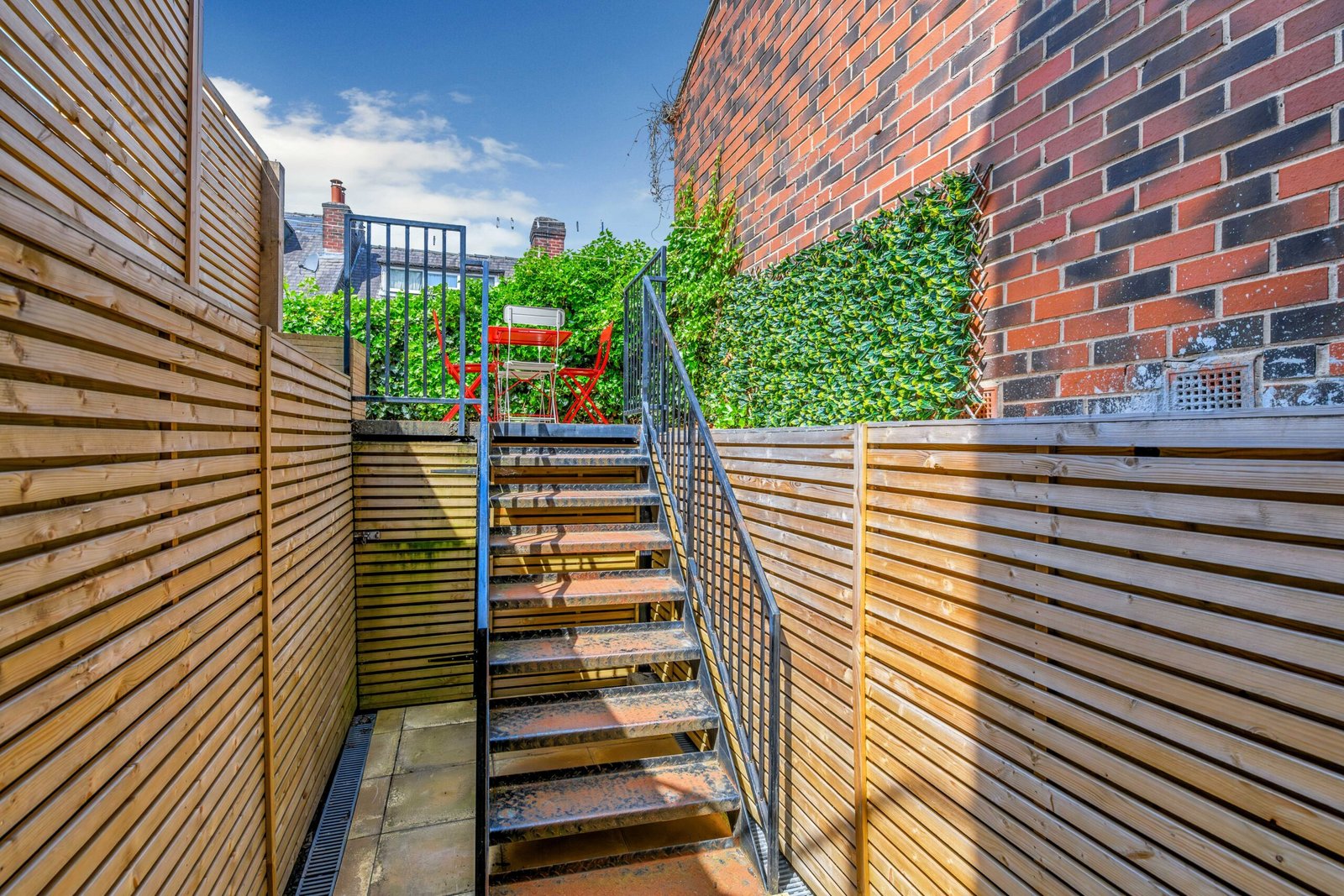 Corporate Accommodation in Sheffield near Manchester Airport Book-cheap-corporate-accommodation-in-Sheffield-now!-Our-furnished-short-let-apartments-are-near-Sheffield-City-Centre-and-Manchester-Airport