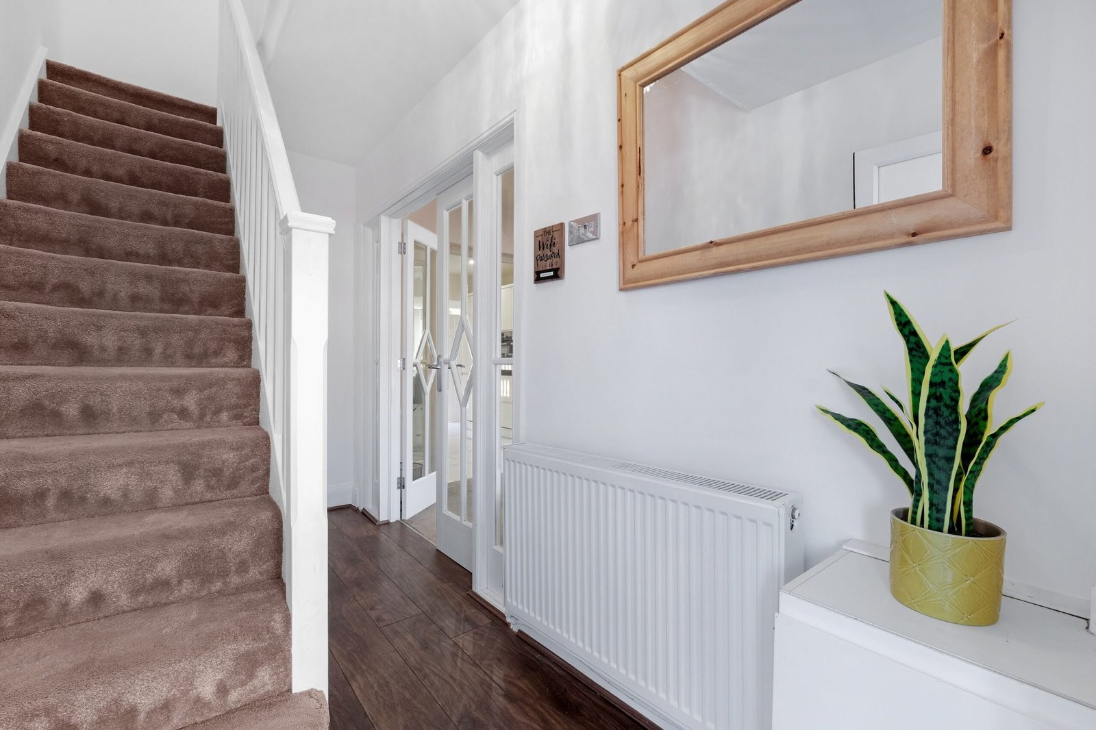 Group Accommodation Birmingham – 4-Bed House with Parking Book-modern-group-accommodation-in-Birmingham.-4-bed-house-with-parking,-garden-&-Wi-Fi.-Easy-access-to-New-Street-&-Birmingham-Airport.