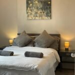 Discover comfortable accommodation near Norwood Junction. Stylish serviced apartment with fast rail links to Central London and Croydon.
