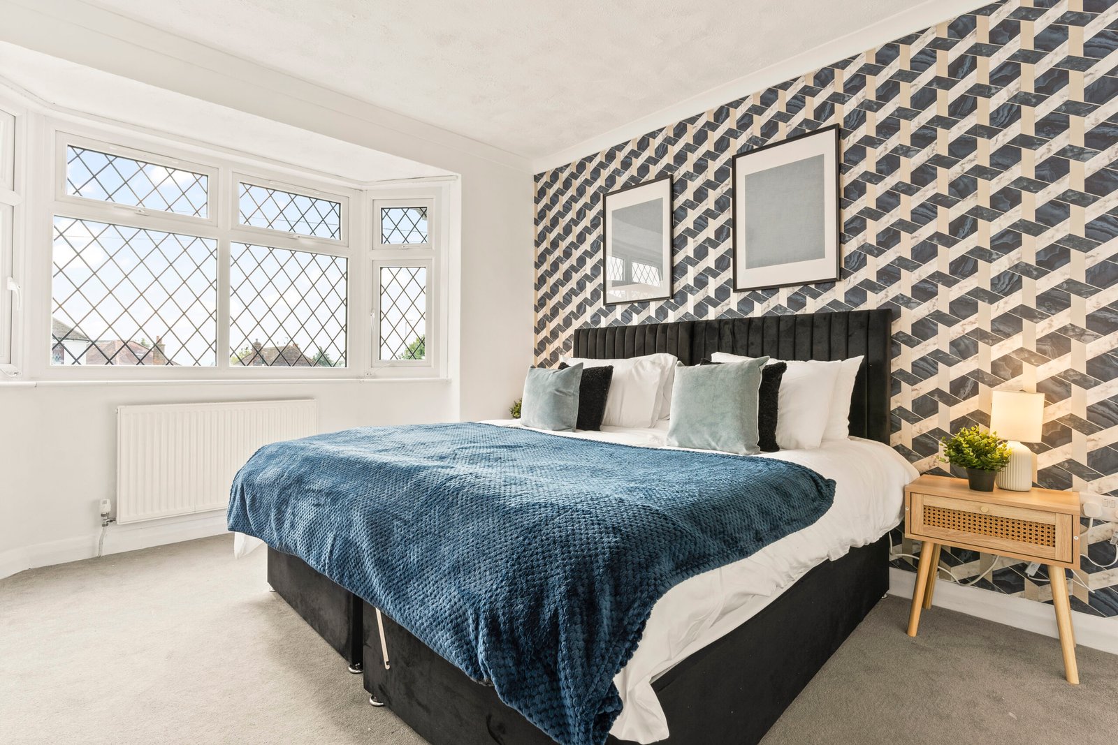 Oundle Avenue Cottage Serviced Apartments - Hertfordshire | Urban Stay