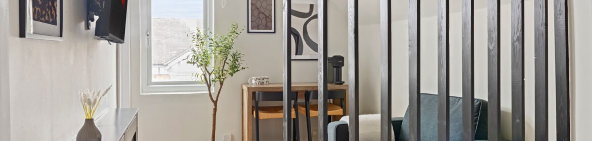 Book West Bridgford Accommodation near Nottingham City Centre. These short let rentals with parking come furnished with kitchen and all bills