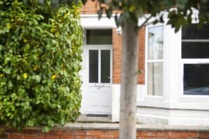 Book West Bridgford Accommodation near Nottingham City Centre. These short let rentals with parking come furnished with kitchen and all bills