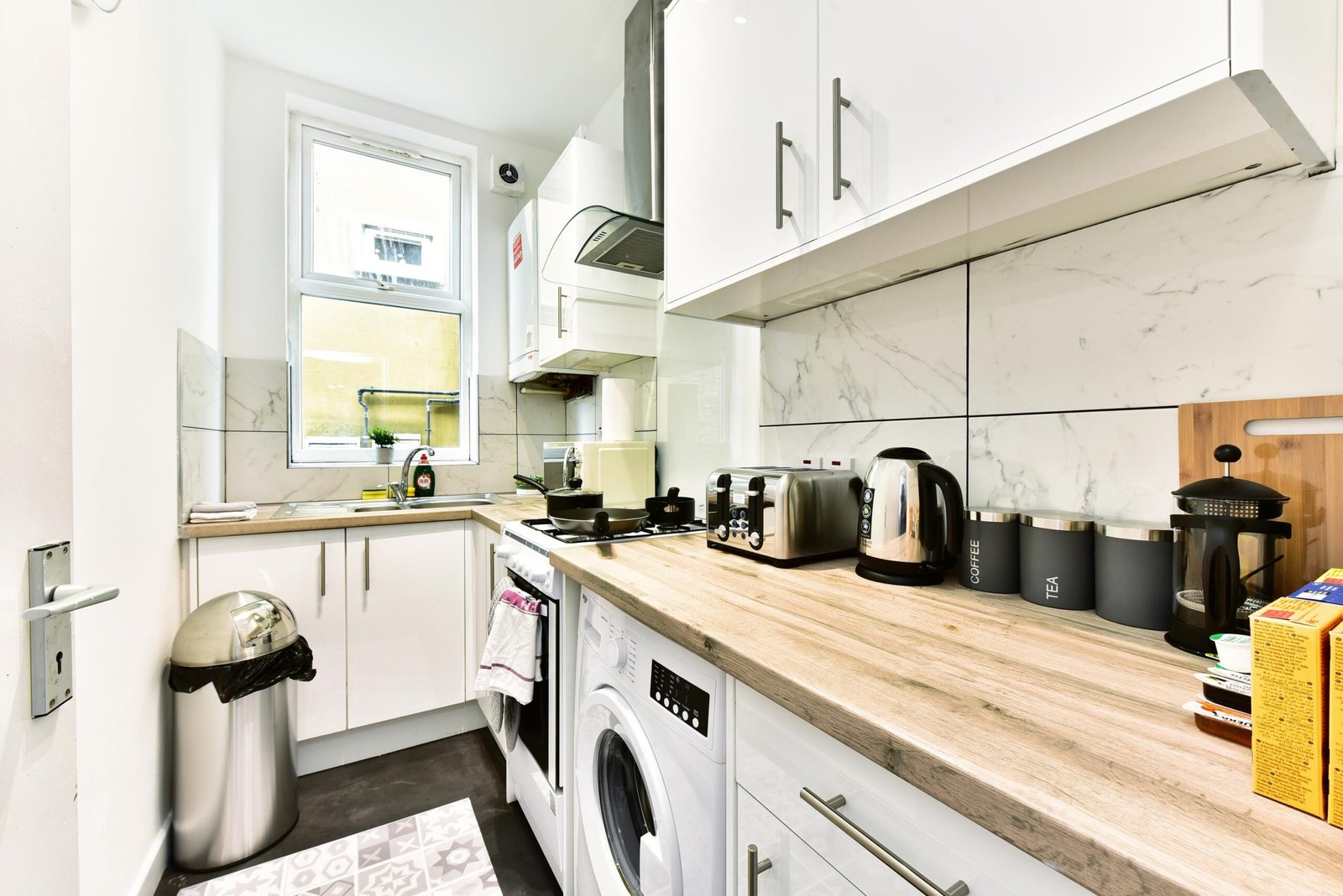 Accommodation in West Ealing | 2-Bed Apartment near Heathrow Book-modern-accommodation-in-West-Ealing-London.-2-bed-flat-with-parking-near-Ealing-Broadway-and-Heathrow-for-business-or-family-stays.
