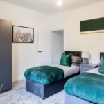 Stay in Manchester Short Term Rentals in Hyde. Our serviced accommodation near train station and airport. Book apartments for 1 week or 1 month