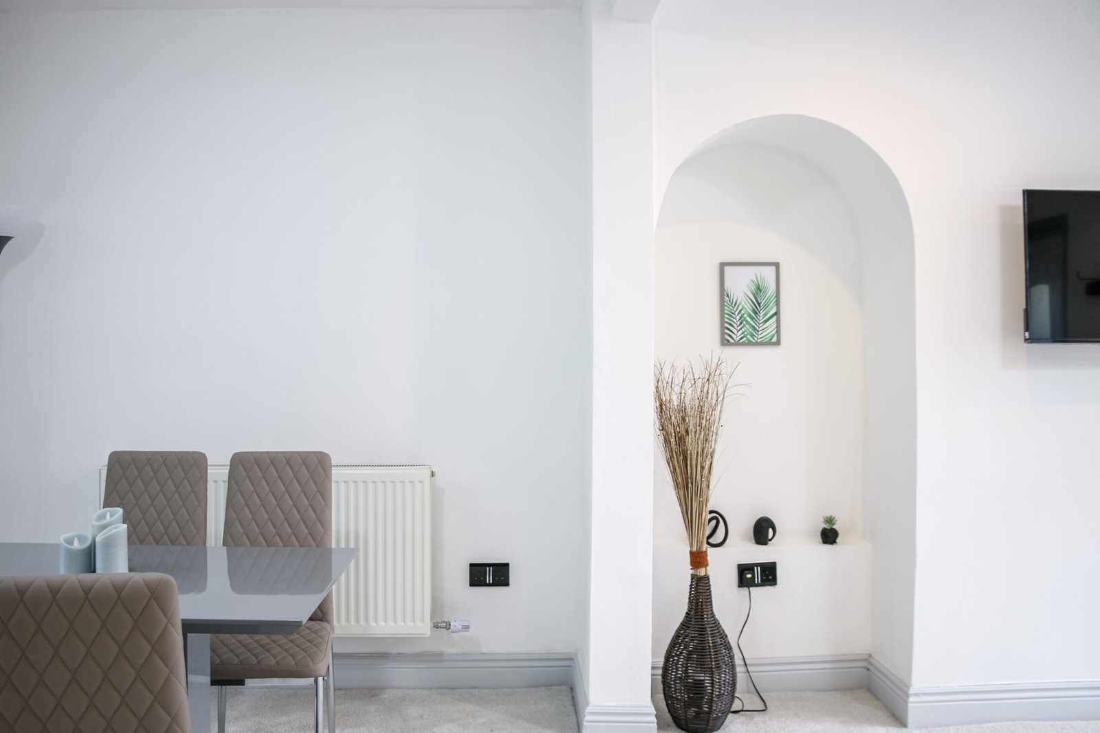 Accommodation in Bolton | Modern 3 Bedroom Home with Parking Corporate-short-let-accommodation-in-Bolton-with-parking.-Our-three-bed-serviced-apartment-is-near-the-town-centre-and-train-stationlinks