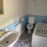 Book large pet friendly holiday cottages in Lincolnshire. This 6-bedroom house in Spalding is for up to 10 guests with parking and garden.